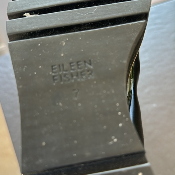 Eileen Fisher Sz 7 Chelsea Wedge Patent Leather Booties - Picture 7 of 11